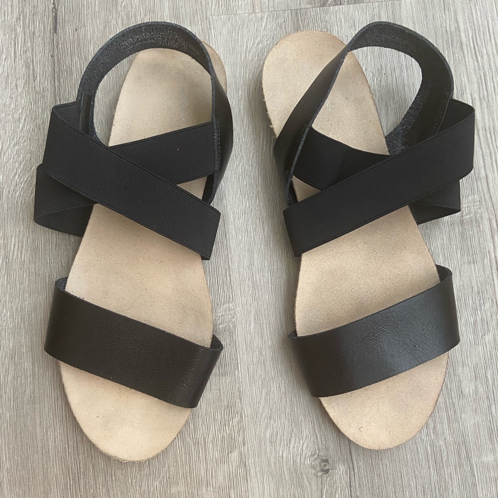Universal Thread Sandals - image 1